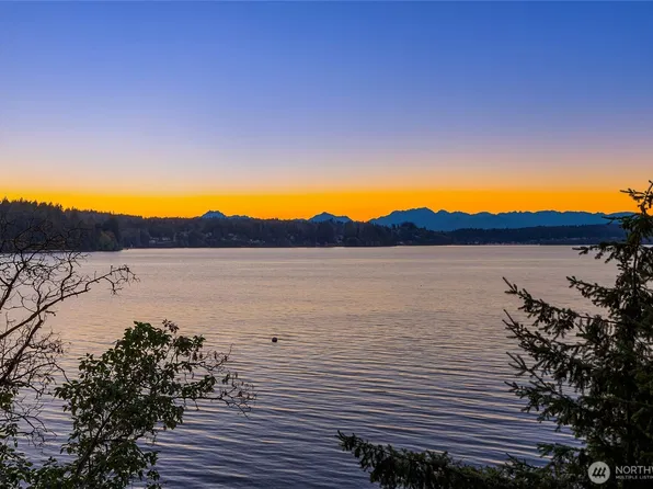 8405 Hansen Road NE, Bainbridge Island, WA 98110