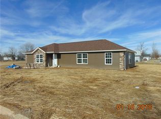Evergreen St, Green Forest, AR 72638