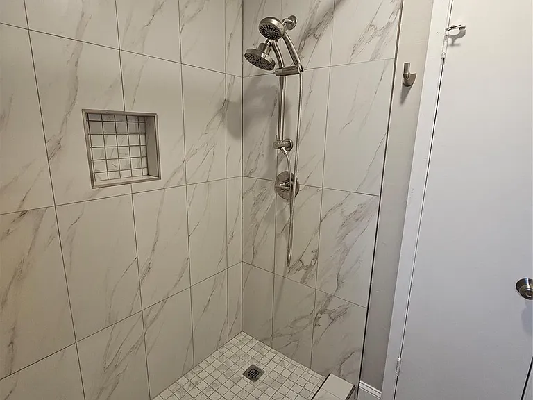 22530 John Rolfe Ln — Photo 12