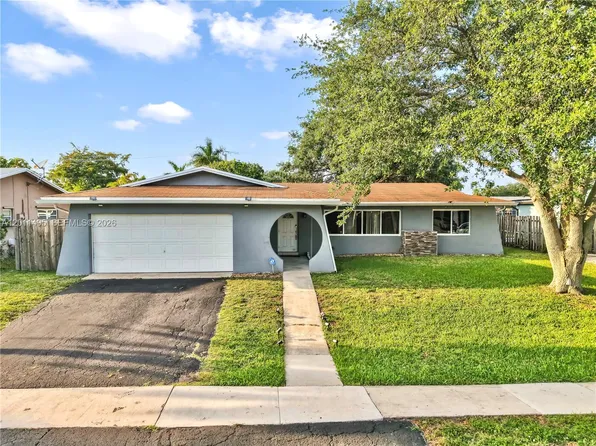 9511 NW 8th St, Pembroke Pines, FL 33024