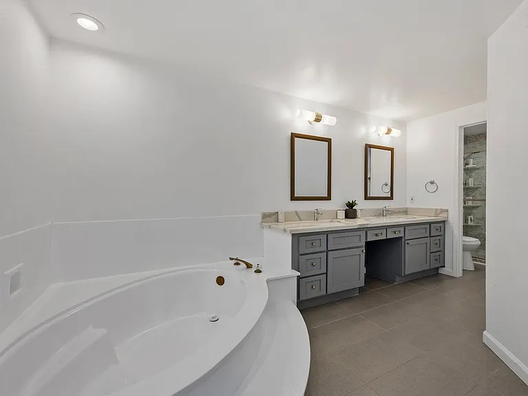 620 Holbrook Ct #101 — Photo 12