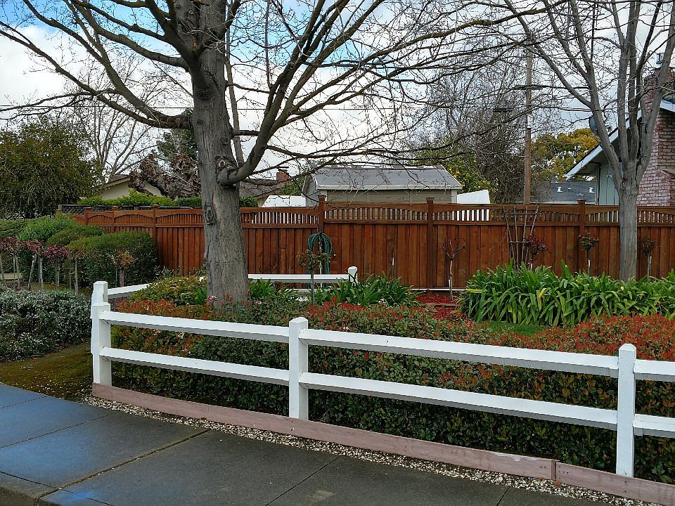 2nd image of 460 Muriel Ct