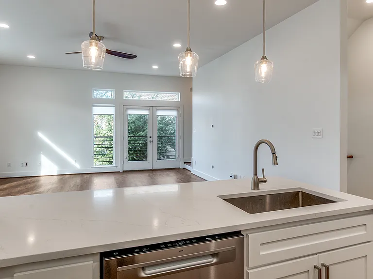 5711 Ross Ave #5 — Photo 7