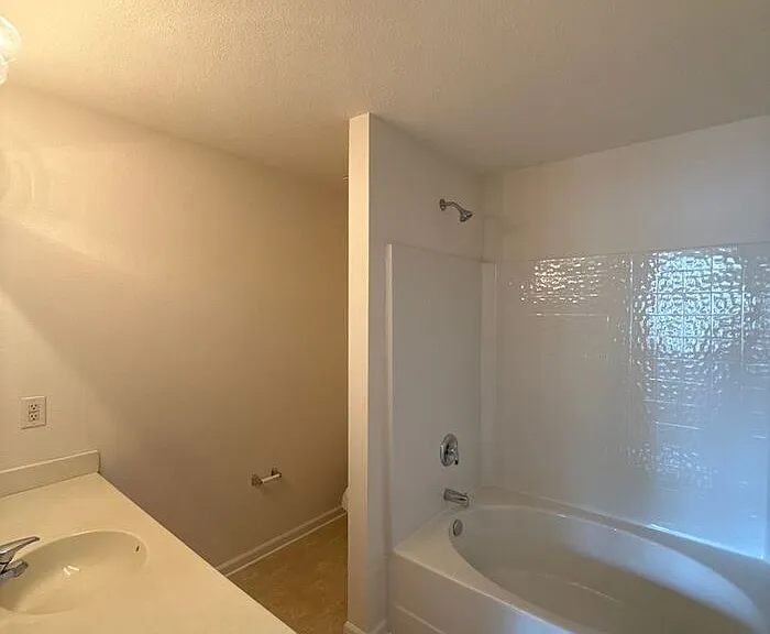 4606 Kingsland Ct — Photo 11