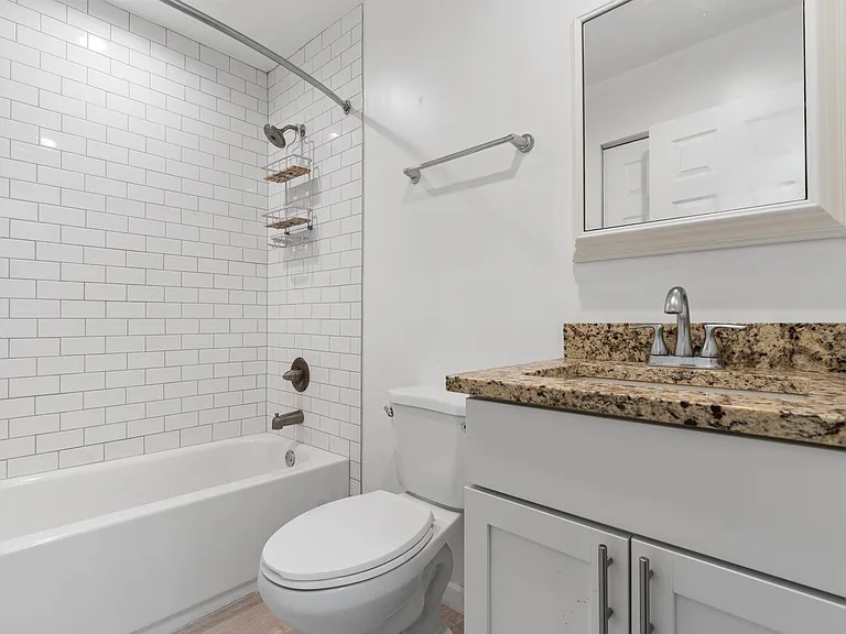 Alpha Buchanan North — Photo 15