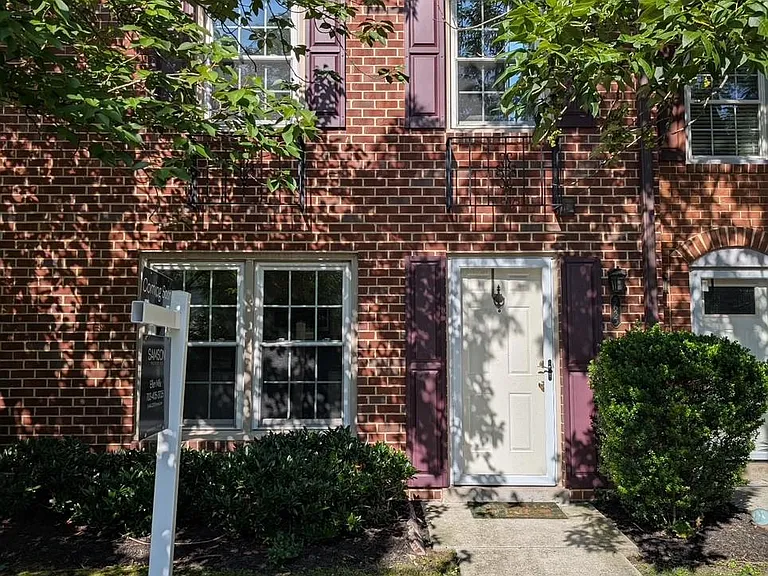5633 Independence Cir — Photo 1