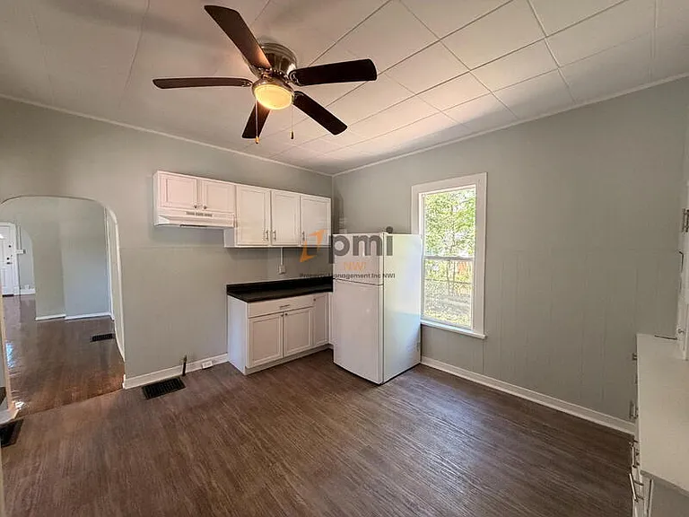 422 Hoyt St #1 — Photo 3