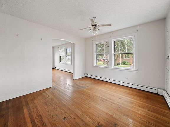 5th image of 9601 S Francisco Ave