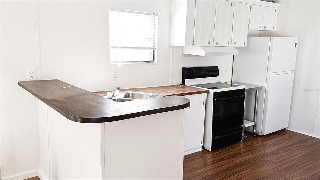 2 bed, 2.0 bath, 924 sqft, $1,300 — Photo 4