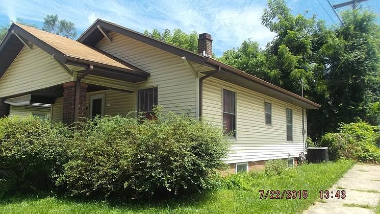 2nd image of 1423 S Monon Dr