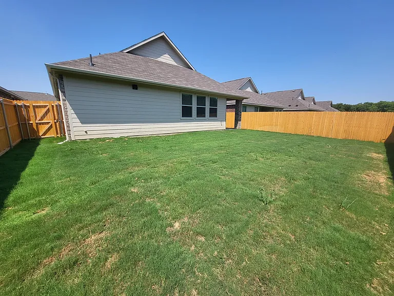 1204 Mimosa Ln — Photo 34