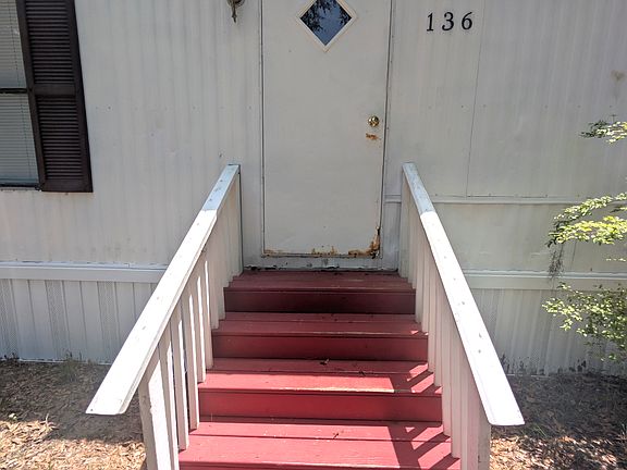 3rd image of 136 The Ave