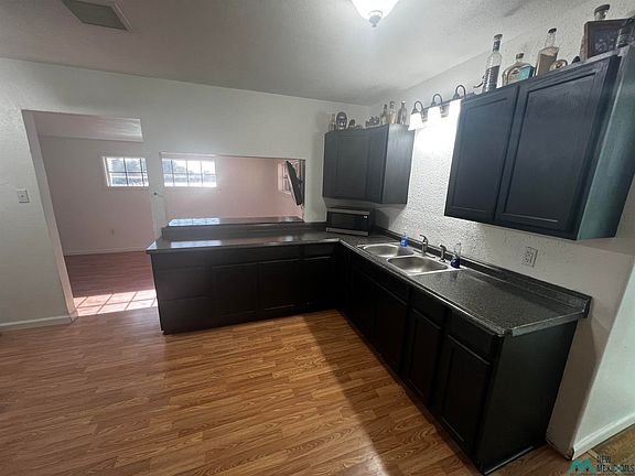 4th image of 315 N 17th St