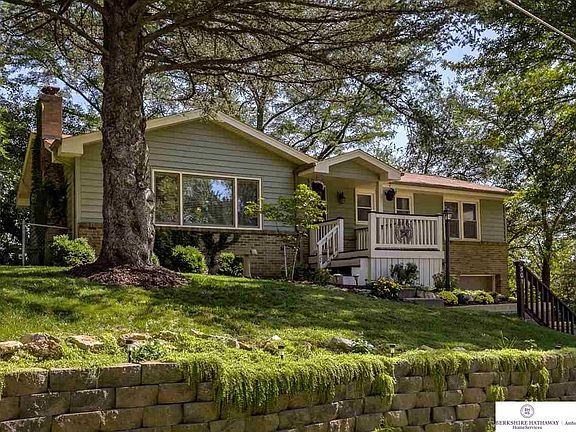 3rd image of 501 Lorraine Dr