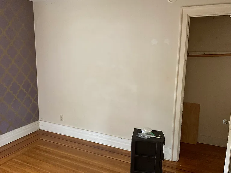 390 W Delavan Ave — Photo 2