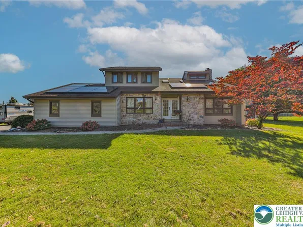 1988 Timberline Ct, Fogelsville, PA 18051