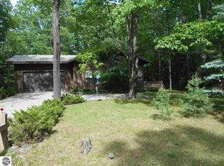 6498 Wolverine Trl, Alger, MI 48610