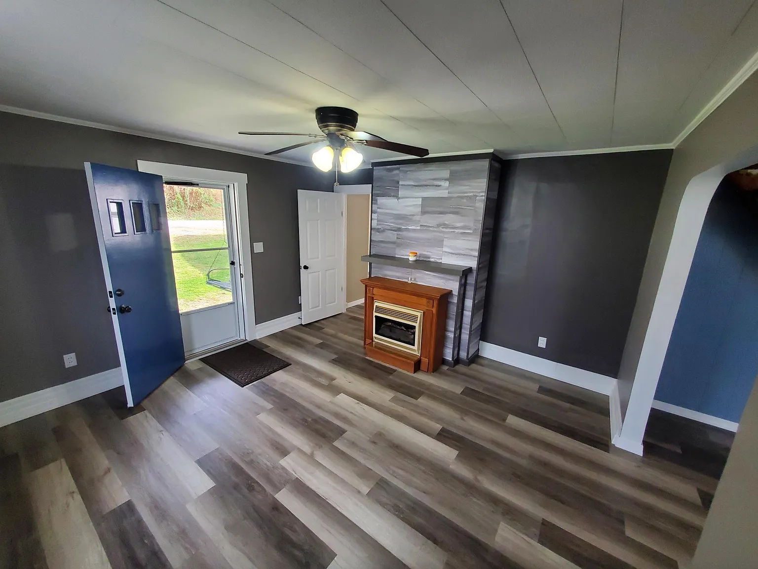 2 bed, 1000 sqft, $1,000 — Photo 2