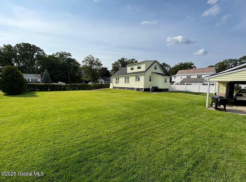 3rd image of 28 Wedgewood Avenue