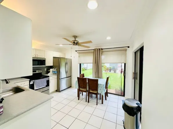 5077 Forsythia St, Delray Beach, FL 33484