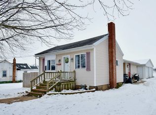 206 E Ann St, Roanoke, IL