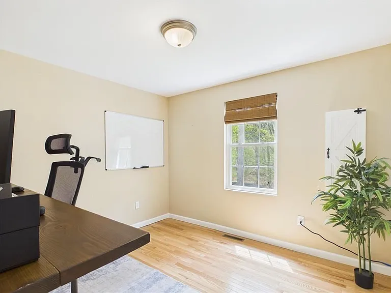 23 Beechwood Hollow St — Photo 30