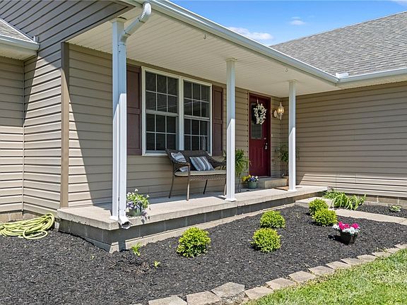 3rd image of 70 Dutch Creek Dr