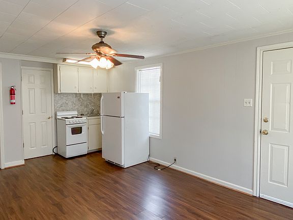 4th image of 2239 Cypress St