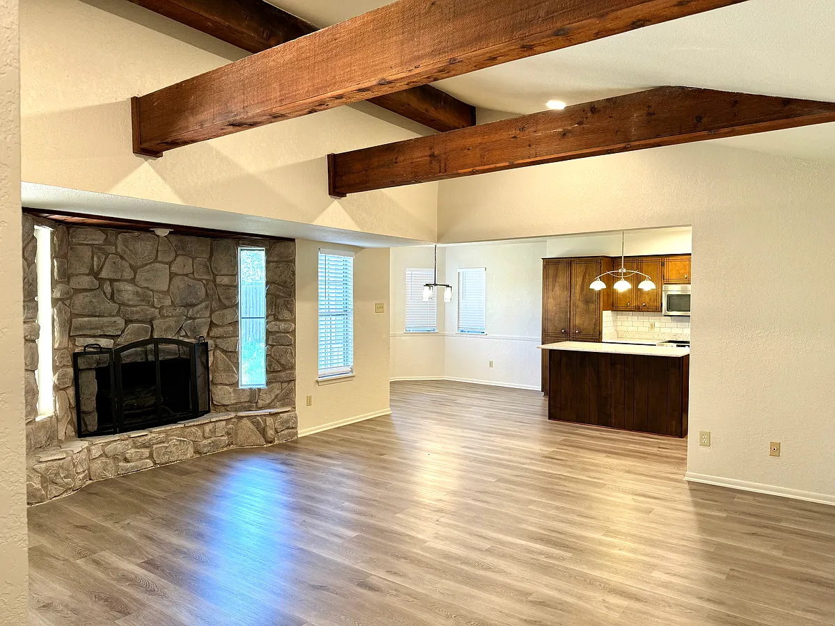 Building Photo - 752 Orleans Dr