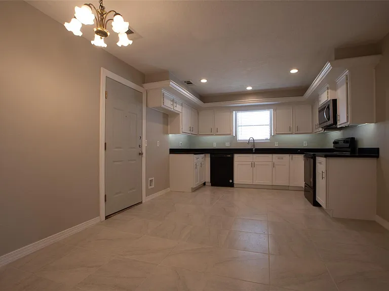 16042 Bear Hill Dr — Photo 13