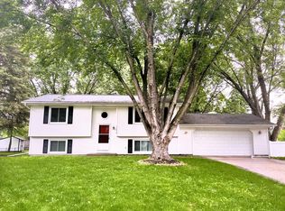 11619 5th St NE, Blaine, MN 55434