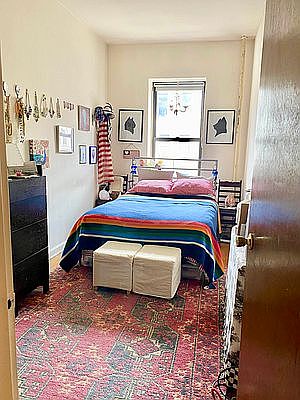 2nd image of 118 W 75th St APT 3A