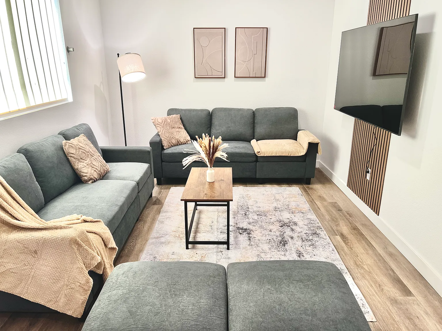 1587 West 35th Street — Photo 3