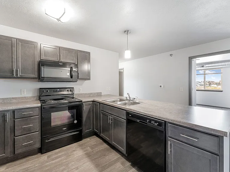 Whisper Ridge Commons — Photo 107
