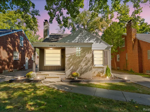 20621 Woodmont St, Harper Woods, MI 48225
