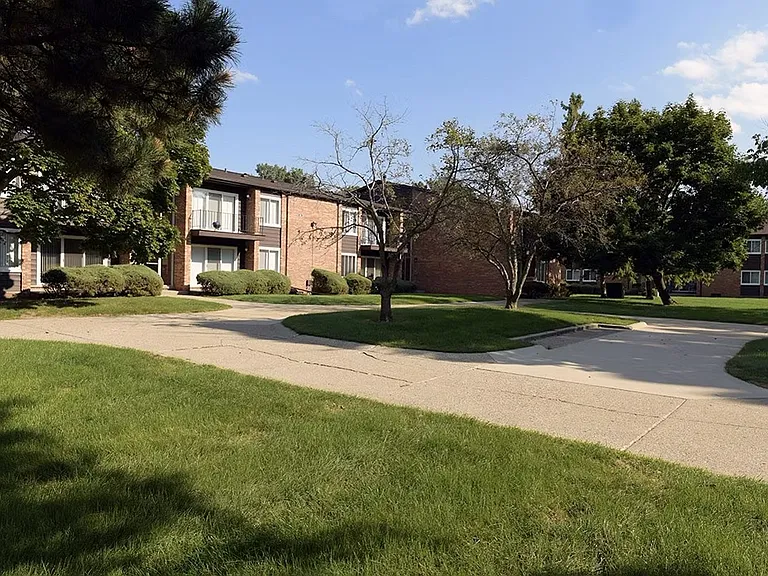 Parkview Village Apartments — Photo 14
