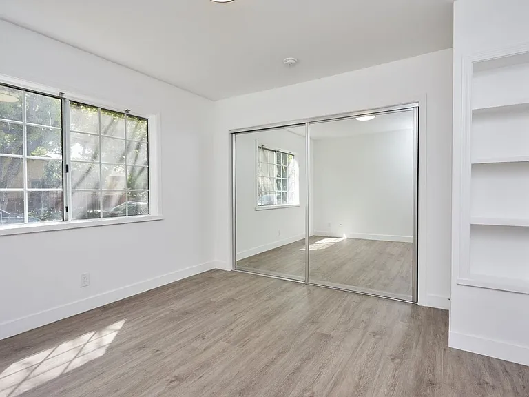 381 Waldo Ave — Photo 12