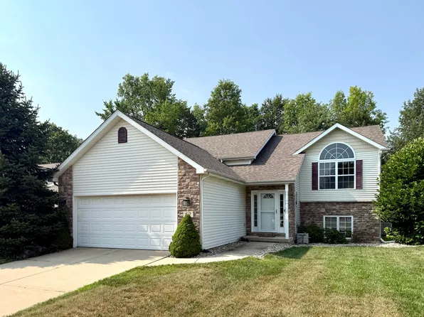 57 Steinbeck Dr, Valparaiso, IN 46383