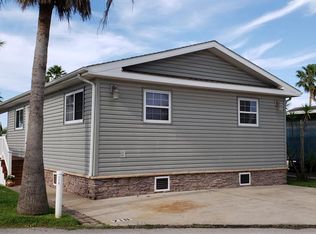 718 E Clam Cir, Port Isabel, TX 78578