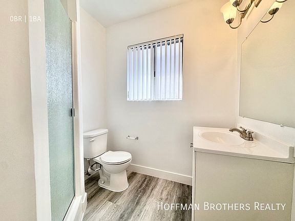5th image of 15938 Vanowen St #11A