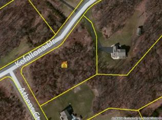 Athens Ct, Hellertown, PA 18055