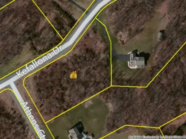 Athens Ct, Hellertown, PA 18055