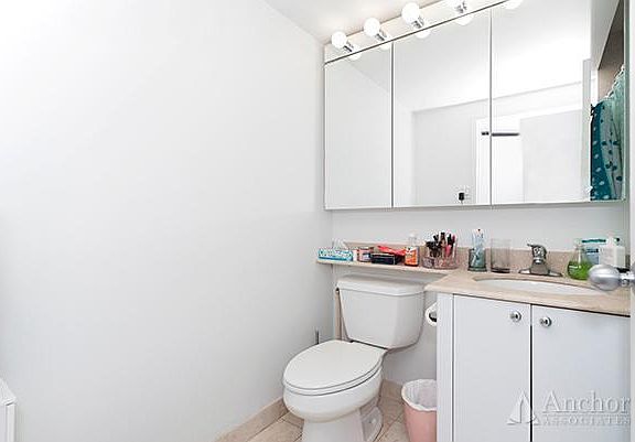 4th image of 322 W 57th St APT 17E