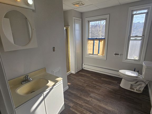 2nd image of 3 Maxwell Ct #1