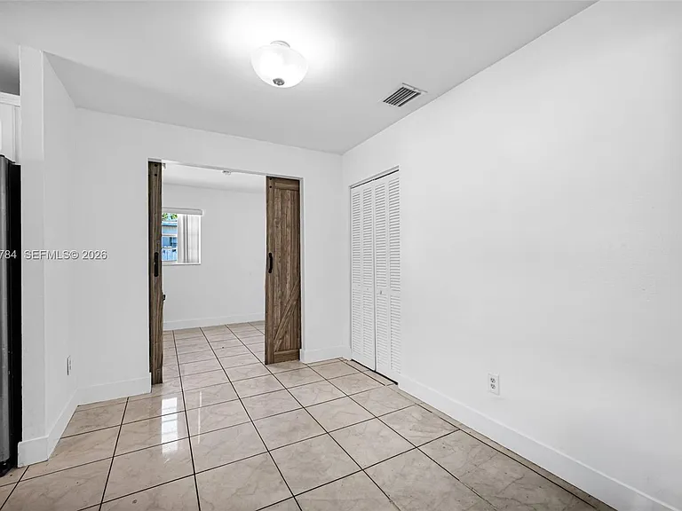 3231 SW 25th St #2 — Photo 11