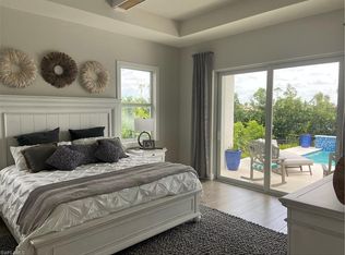 135 Cambria Ln, Naples, FL 34112