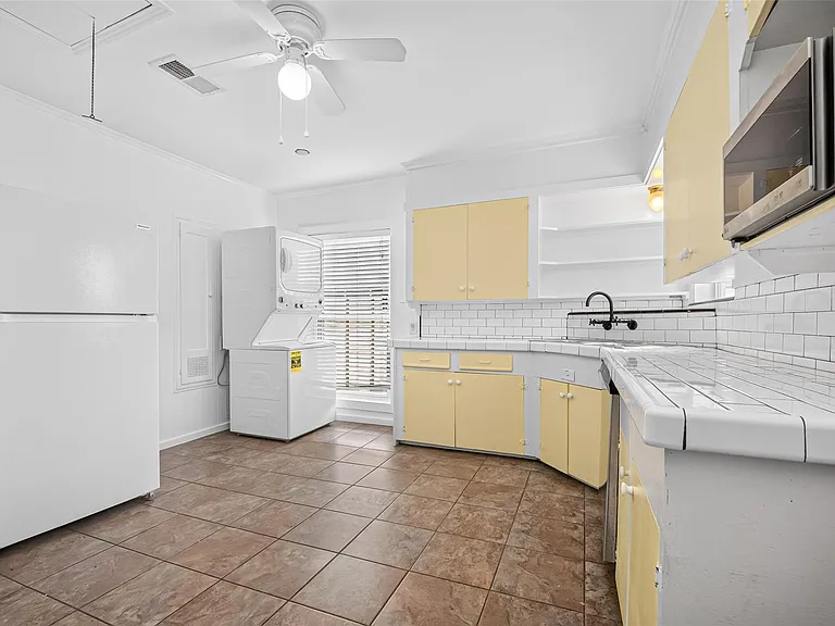 2406 Southgate Blvd — Photo 11