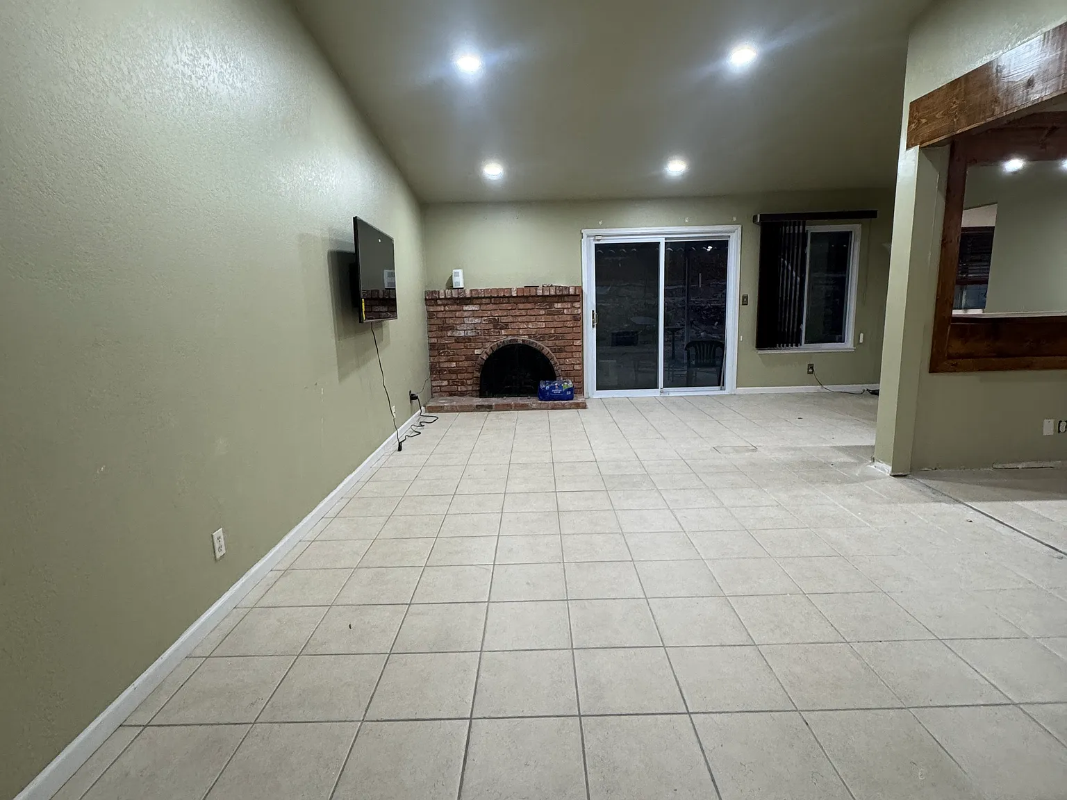 3 bed, 1322 sqft, $3,200 — Photo 4
