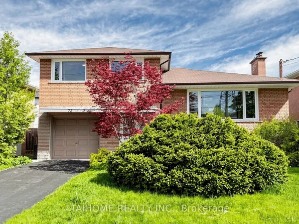 72 Bowerbank Dr, Toronto, ON M2M 2A1