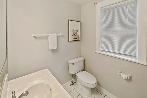225 W Park Ave Photo 1